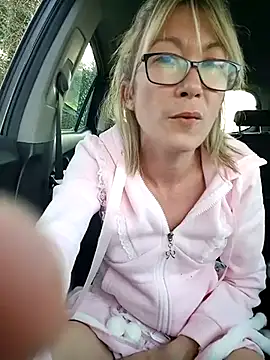 Timide girl2 online show from 03/08/25, 10:00