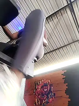 Snapshot of Berry_Bans chatting on 03/05/25, 05:29 Berry Bans online show from 03/05/25, 05:29