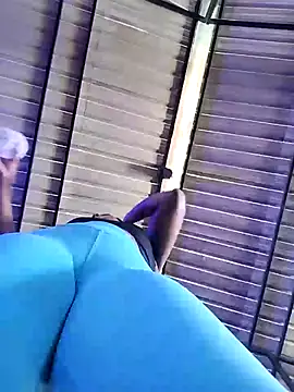 Snapshot of Berry_Bans chatting on 03/11/25, 05:24 Berry Bans online show from 03/11/25, 05:24