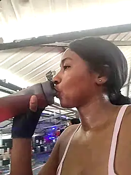 Snapshot of Berry_Bans chatting on 03/21/25, 05:23 Berry Bans online show from 03/21/25, 05:23