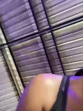 Snapshot of Berry_Bans chatting on 09/22/25, 08:22 Berry Bans online show from 09/22/25, 08:22