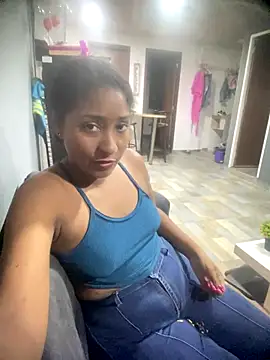 Snapshot of Berry_Bans chatting on 11/15/25, 11:10 Berry Bans online show from 11/15/25, 11:10