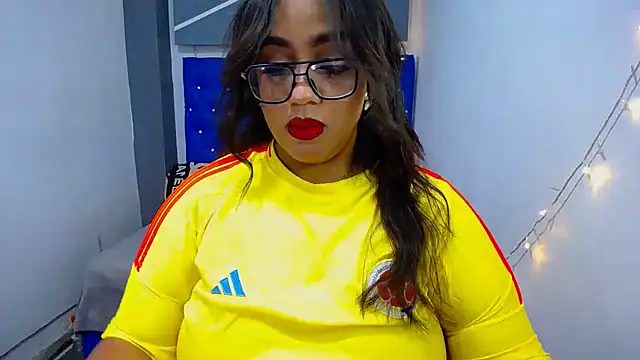 Snapshot of Mady_Kolemam chatting on 10/14/25, 09:59 Mady Kolemam online show from 10/14/25, 09:59