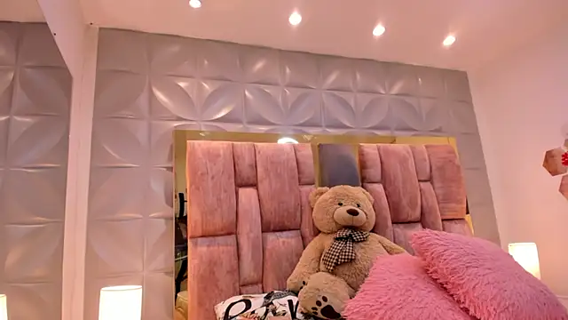 Charlotte Ice1 online show from 04/07/26, 02:28