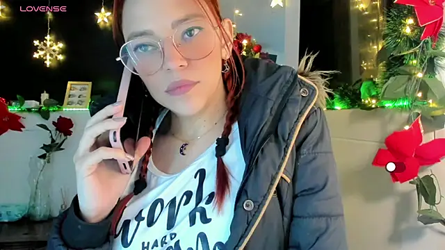 Snapshot of mariana_scott__ chatting on 01/07/25, 01:49 mariana scott online show from 01/07/25, 01:49