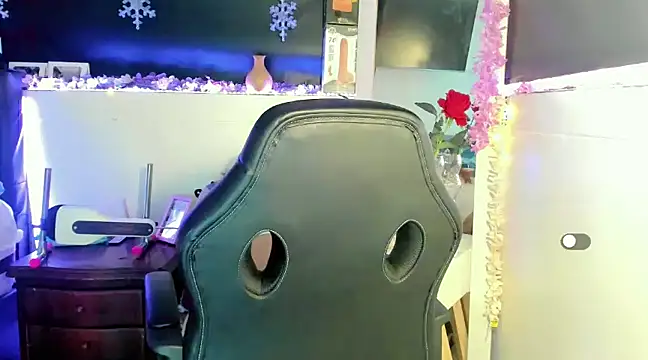 Snapshot of mariana_scott__ chatting on 01/14/25, 10:44 mariana scott online show from 01/14/25, 10:44