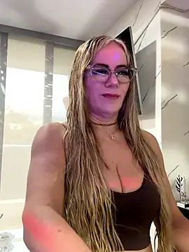 LARIANA RIVERA23 online show from 01/15/26, 09:40