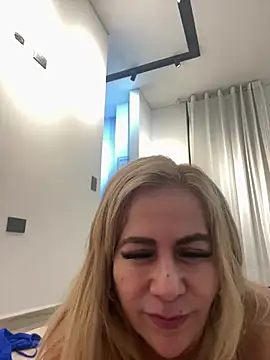 LARIANA RIVERA23 online show from 04/09/26, 04:01