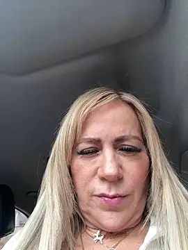 LARIANA RIVERA23 online show from 04/23/26, 02:08