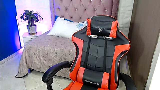 Snapshot of Sofiia_davis23 chatting on 02/17/25, 01:21 Sofiia davis23 online show from 02/17/25, 01:21