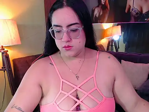 Snapshot of Sofiia_davis23 chatting on 11/05/25, 01:33 Sofiia davis23 online show from 11/05/25, 01:33