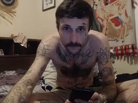 Snapshot of hungandtatted666 chatting on 01/07/25, 09:46 hungandtatted666 online show from 01/07/25, 09:46