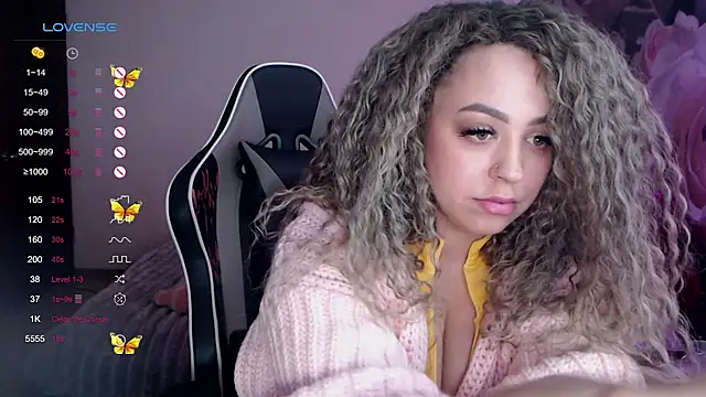  Just a queen 3 online show from 02/15/25, 09:27