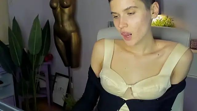 sarah perfect online show from 11/08/25, 03:34