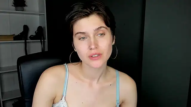 sarah perfect online show from 04/19/26, 05:34
