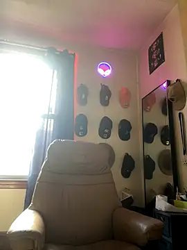 GersonGil1 online show from 10/21/25, 03:13