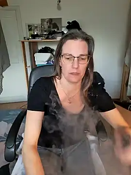 Snapshot of SpiceLea chatting on 01/11/25, 02:58 SpiceLea online show from 01/11/25, 02:58