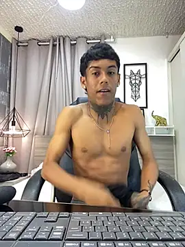 Snapshot of Alan_Cute18 chatting on 02/11/26, 12:43 Alan Cute18 online show from 02/11/26, 12:43