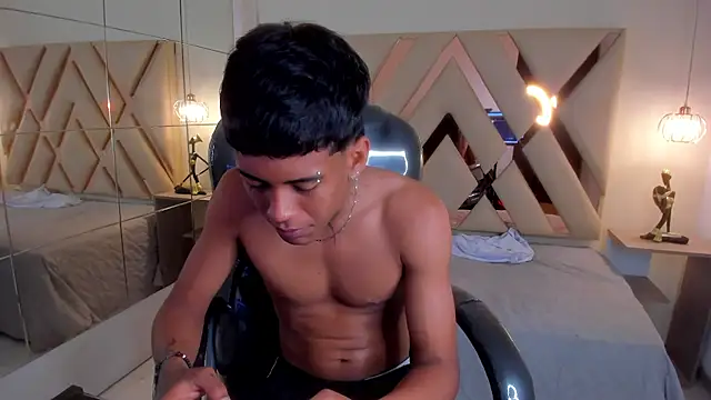 Snapshot of Alan_Cute18 chatting on 02/16/26, 01:40 Alan Cute18 online show from 02/16/26, 01:40