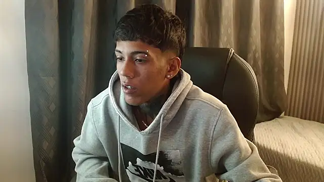 Snapshot of Alan_Cute18 chatting on 02/28/26, 04:02 Alan Cute18 online show from 02/28/26, 04:02