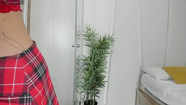 Snapshot of Angelbae- chatting on 01/26/25, 01:04 Angelbae- online show from 01/26/25, 01:04