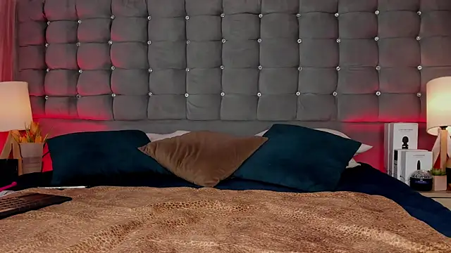 Snapshot of Poacahontasfg chatting on 09/11/25, 04:01 Poacahontasfg online show from 09/11/25, 04:01