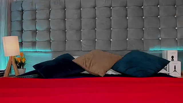 Snapshot of Poacahontasfg chatting on 09/22/25, 04:03 Poacahontasfg online show from 09/22/25, 04:03