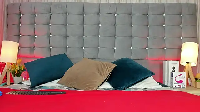 Snapshot of Poacahontasfg chatting on 09/28/25, 04:07 Poacahontasfg online show from 09/28/25, 04:07