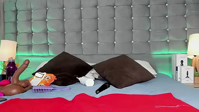 Snapshot of Poacahontasfg chatting on 10/04/25, 04:10 Poacahontasfg online show from 10/04/25, 04:10