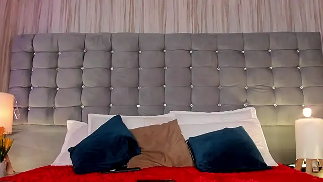 Snapshot of Poacahontasfg chatting on 11/17/25, 03:56 Poacahontasfg online show from 11/17/25, 03:56