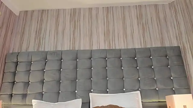 Snapshot of Poacahontasfg chatting on 11/29/25, 04:04 Poacahontasfg online show from 11/29/25, 04:04