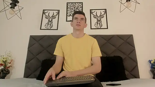 MikaelSlow online show from 02/20/25, 04:28