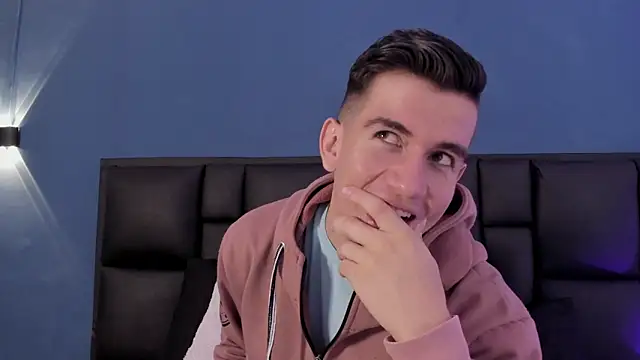 MikaelSlow online show from 10/02/25, 04:19