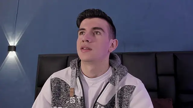 MikaelSlow online show from 10/08/25, 03:26