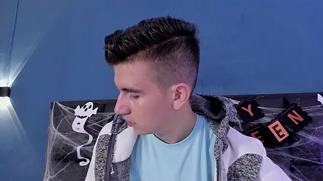 MikaelSlow online show from 10/23/25, 04:01