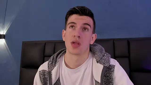 MikaelSlow online show from 11/13/25, 04:22