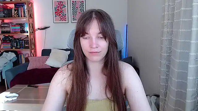 Snapshot of kenzie_x chatting on 04/28/26, 06:18 kenzie x online show from 04/28/26, 06:18