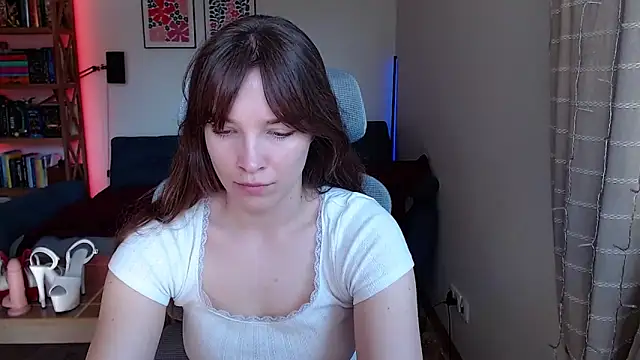 Snapshot of kenzie_x chatting on 05/26/26, 06:20 kenzie x online show from 05/26/26, 06:20