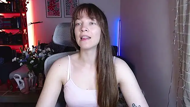 Snapshot of kenzie_x chatting on 06/11/26, 04:32 kenzie x online show from 06/11/26, 04:32