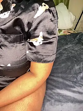 nur lin online show from 10/29/25, 05:36