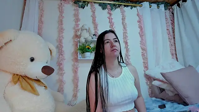 Idara and Edahi01 online show from 10/21/25, 12:00