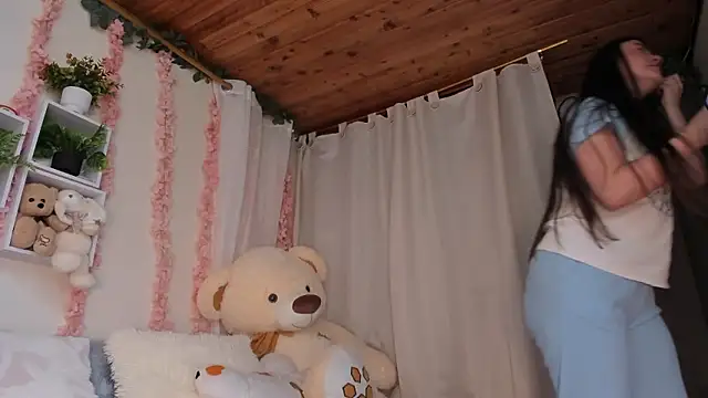 Idara and Edahi01 online show from 01/11/26, 01:21