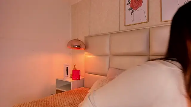 Aily Yozuko online show from 10/30/25, 02:57