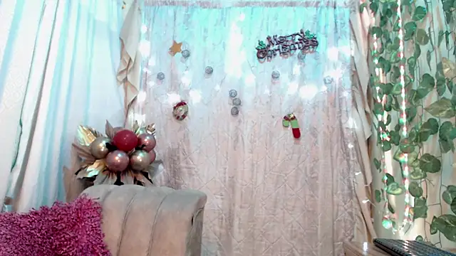 nicollejordan1 online show from 12/14/24, 10:34