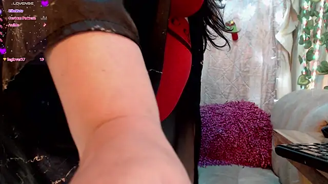 nicollejordan1 online show from 12/21/24, 06:19