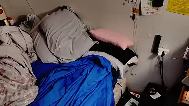 Snapshot of ROCKHARDDADDY86 chatting on 01/13/26, 06:13 ROCKHARDDADDY86 online show from 01/13/26, 06:13