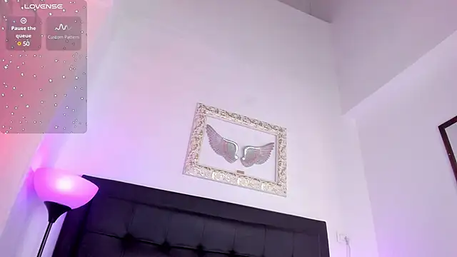 Mia 222 online show from 02/09/25, 12:30