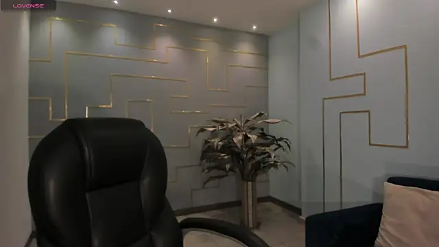 DonnaStonne online show from 02/23/25, 05:50