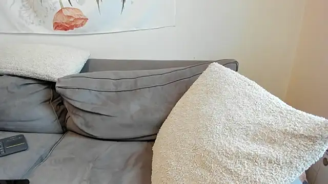 Snapshot of luxgray chatting on 02/20/25, 09:42 luxgray online show from 02/20/25, 09:42