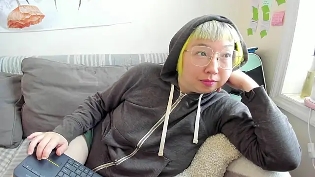 luxgray online show from 04/18/26, 03:16